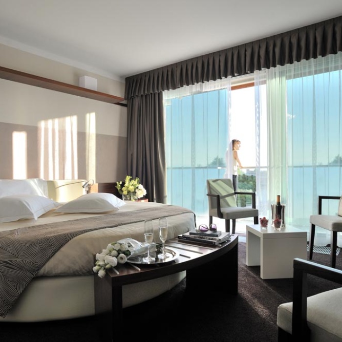 Round-Suite-Hotel-Aqualux-Bardolino