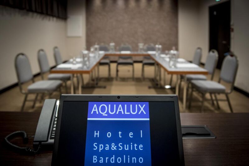 Dettaglio-Sala-Business-Gramole-Hotel-Aqualux