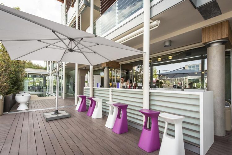 Pool-Bar
